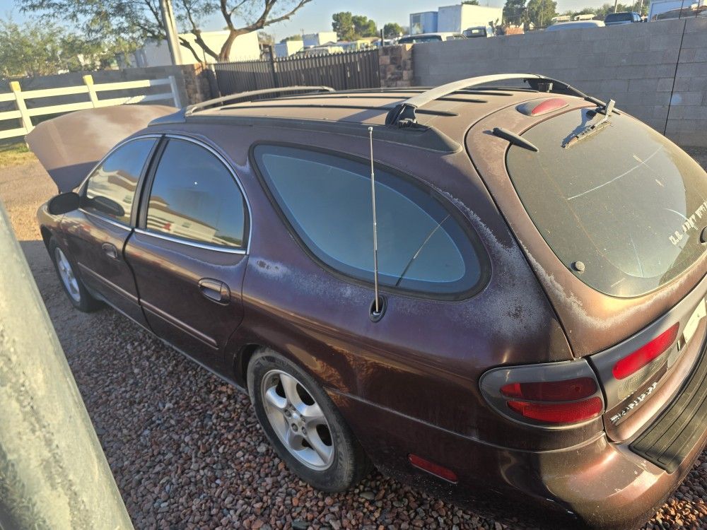 2000 Ford Taurus