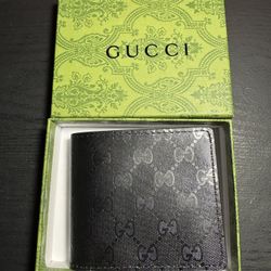 Black Gucci GG Supreme Wallet — With Box