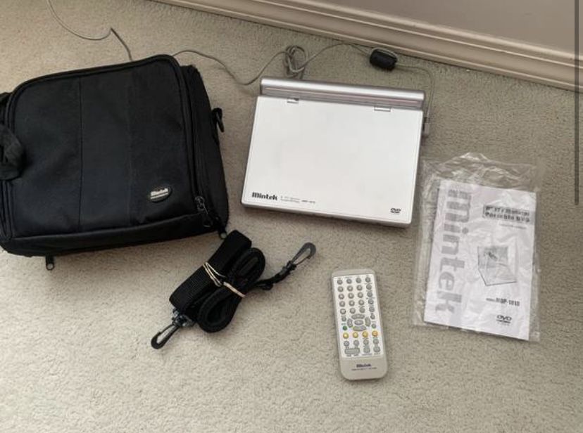 Mintek MDP-1810 Portable DVD Player with Remote, Case, Cords, Manual