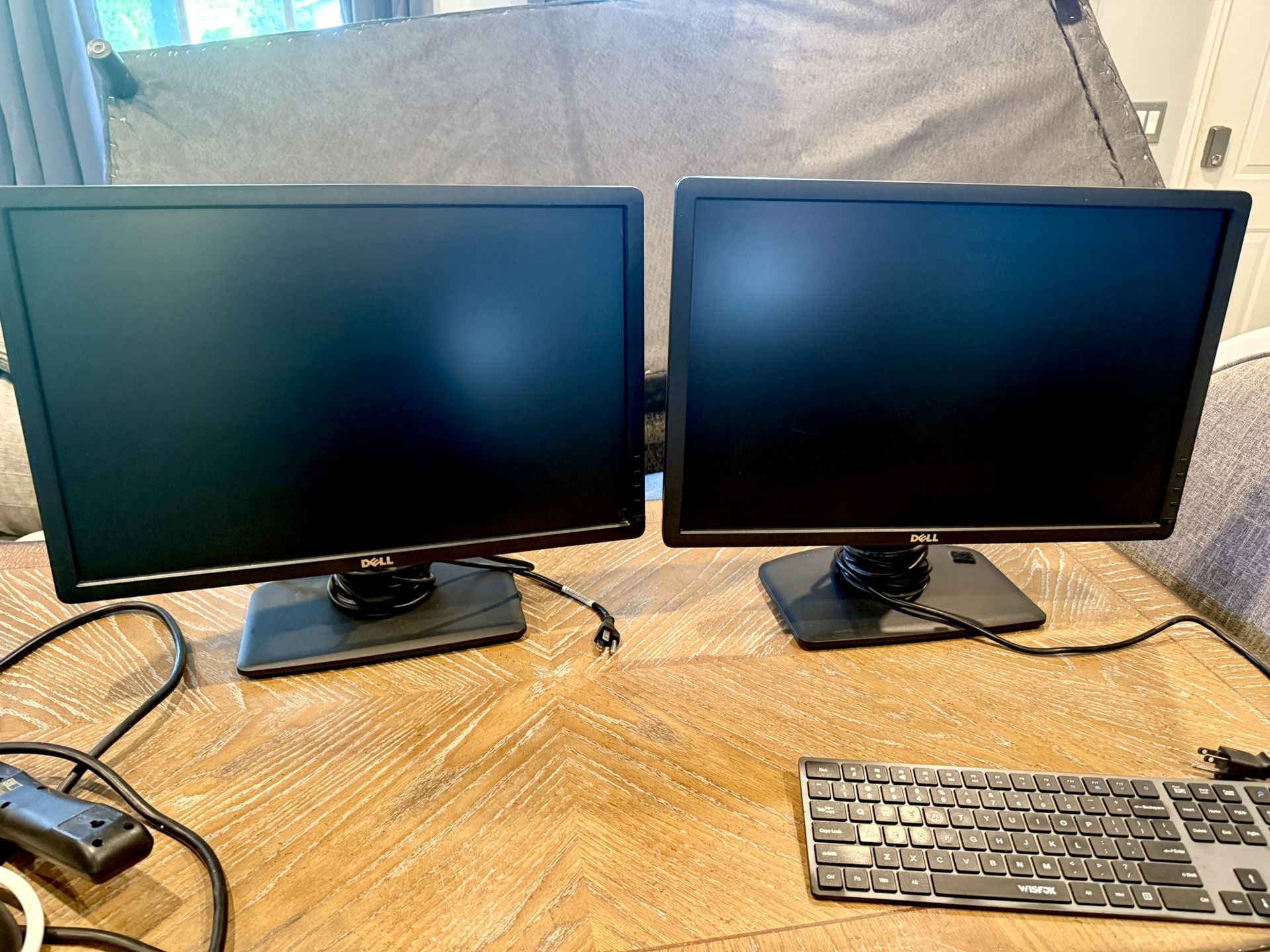 22” Dell Monitors Set