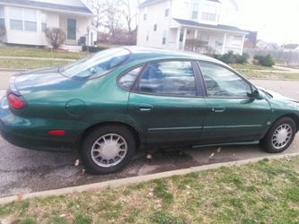 1999 Ford Taurus