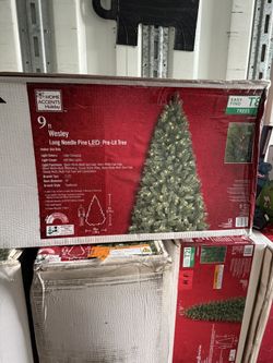 9 ft. Pre-Lit LED Wesley Pine Artificial Christmas Tree T8