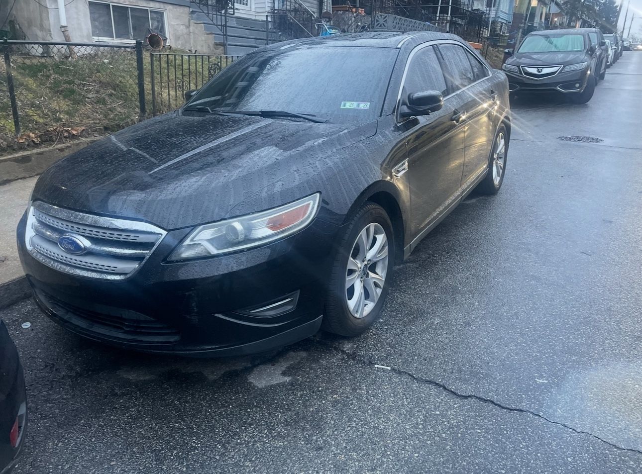 2011 Ford Taurus SEL