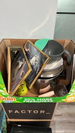 Assorted Kitchenware and Home Decor Lot moving sale come check them out