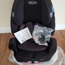 NEW!! Graco Grows4Me 4 In 1 Convertible Car Seat And Booster Seat ( PRICE FIRM!!)
