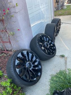 Tesla model Y performance wheels and tires