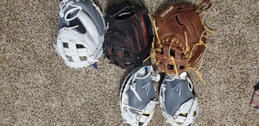 Catchers mitts softball baseball