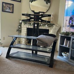 FREE!!Tv Stand With Glass Shelves 