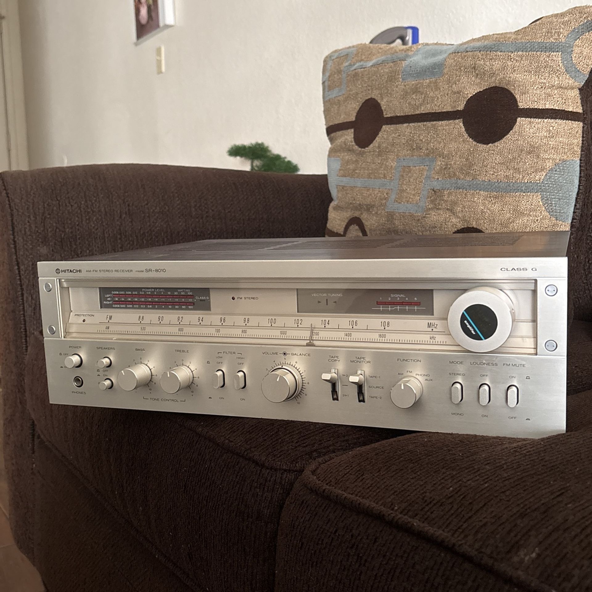 Stereo Receiver (Hitachi AM-FM Model SR-8010)