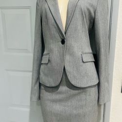 Women’s Express Outfit Size 4 Light Grey In Great Condition  