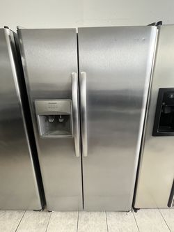 Refrigerator Frigidaire 36”