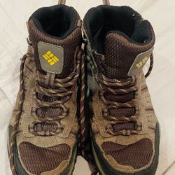 Columbia Men's Size 7 Grants Pass Waterproof Hiking Omni-Grip Boots Brown