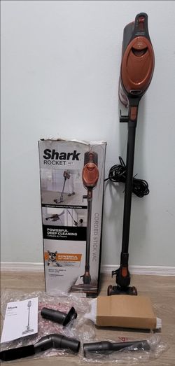 SHARK ROCKET VACUUM BAGLESS CORDED FOR HARD FLOORS/ RUGS AND PET HAIR
