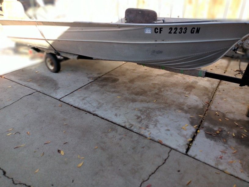 14 Ft Aluminum Boat With Towing Motor Three Seater