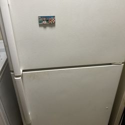 GE Refrigerator 