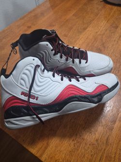 Mens basketball shoes