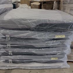 liquidación ! Colchón California King $299