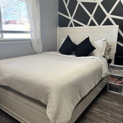 Queen Bedroom Set