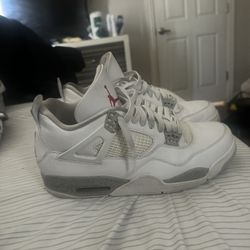 Jordan 4 white oreos Size 11.5