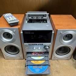 Like new condition Panasonic SA-PM53 cd/Cassette player stereo system.