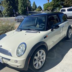 2004 Mini Cooper Runs Great 