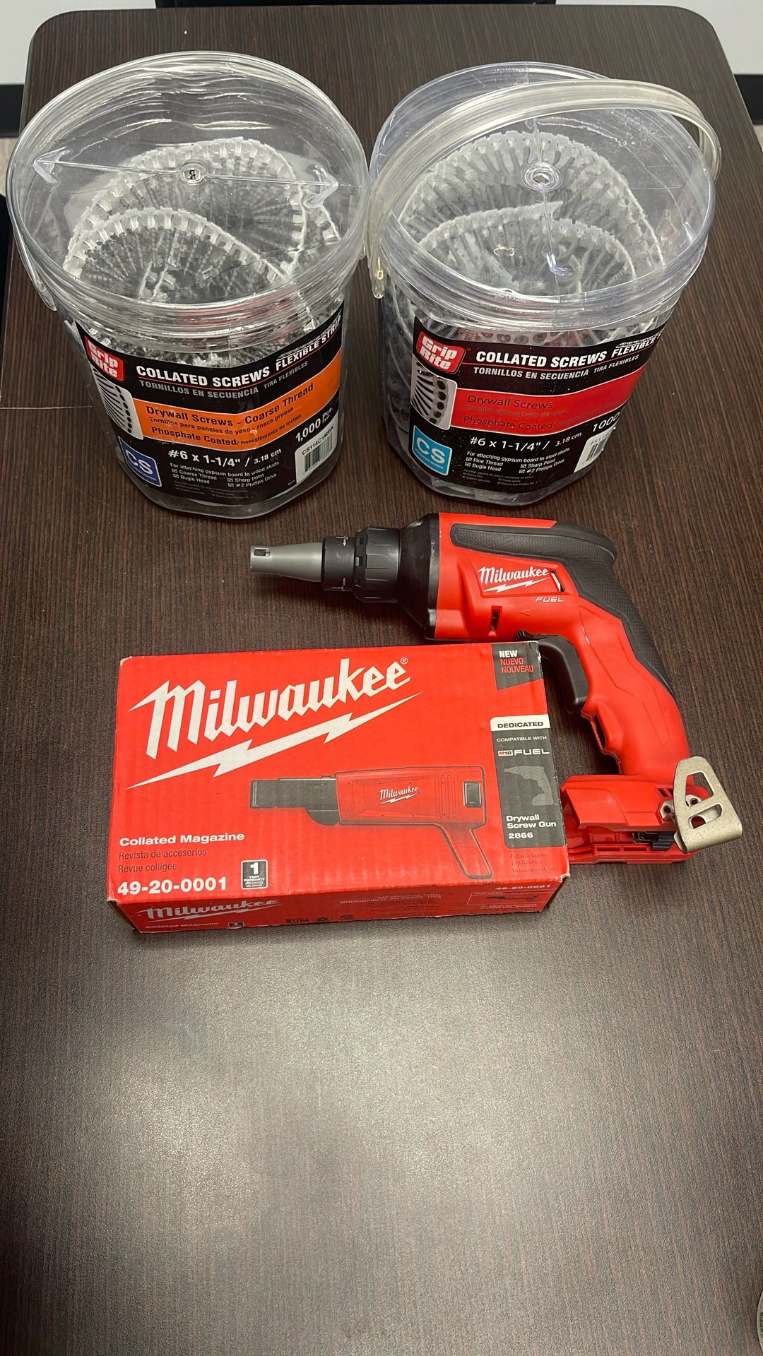 Milwaukee M18 Fuel Cordless Drywall Screw Gun & Collated Magazine