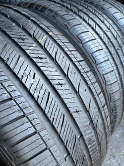 I sell 4 BRIDGESTONE ALENZA SPORT A/S RFT 275/50/20 tires are in very good condition