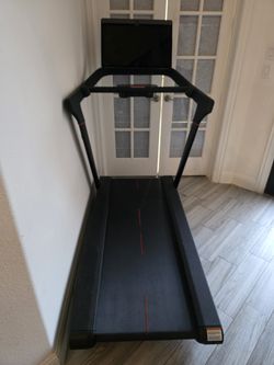 2022 Peloton Tread Excellent Condition 0-50 Rides - Plano, TX