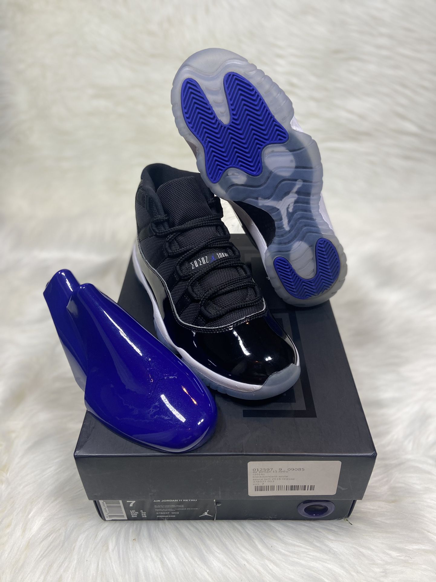 Air Jordan 11 Retro Space Jam Size 7