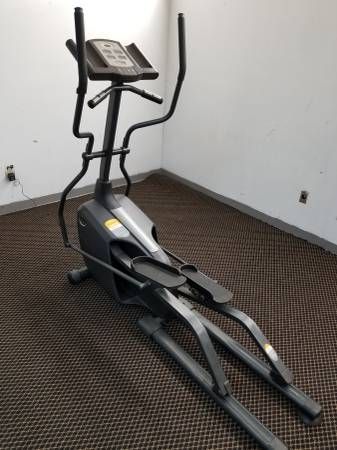 Horizon E70 Light Commercial Elliptical Machine
