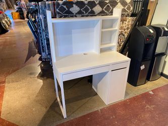 IKEA Micke Desk with Back Organizer – White