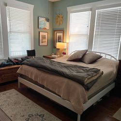 King Bed Solid Wood White 