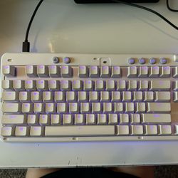 Logitech g713 wired keyboard tactile