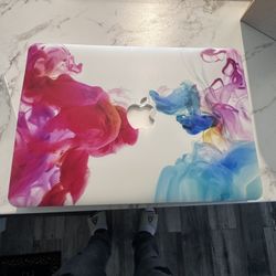 Macbook Outer Box With Screensaver In Case