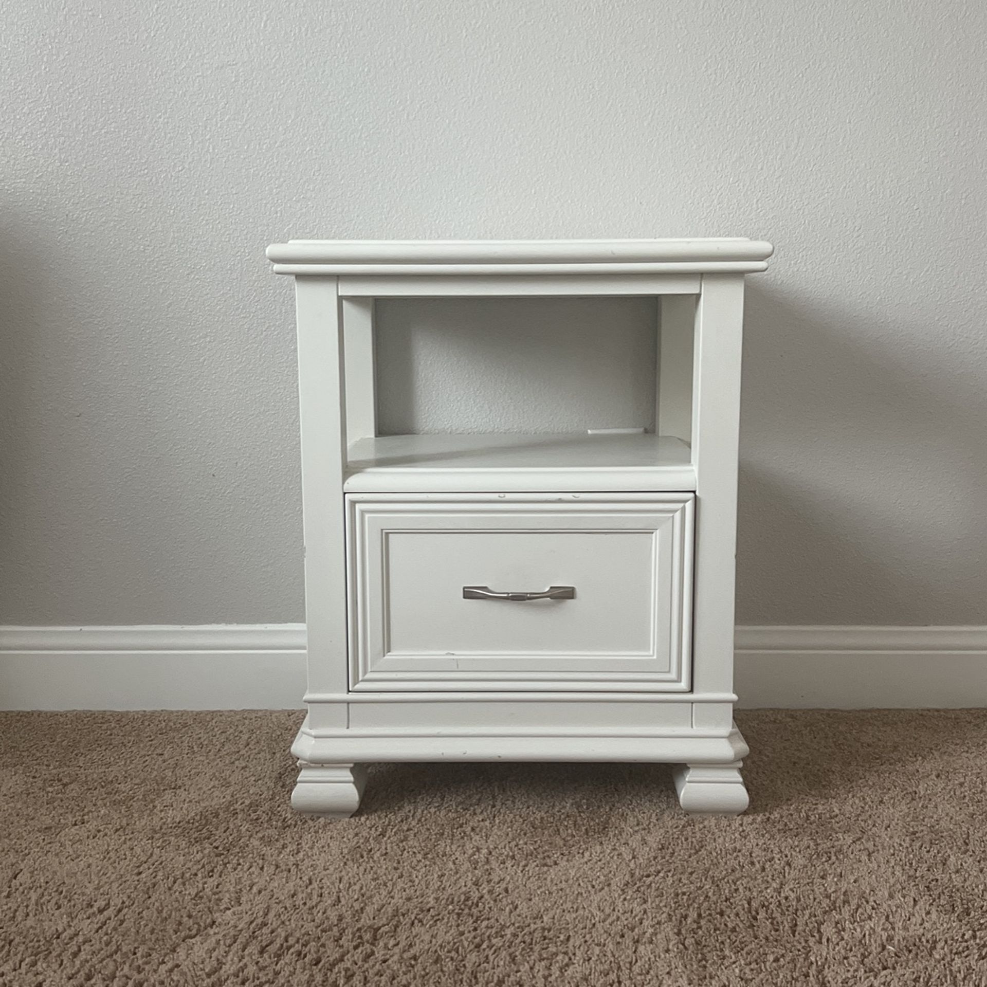 White Nightstand With A Full Size Bed Frame