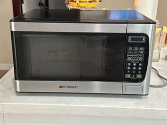 Microwave - Emerson 900 watts