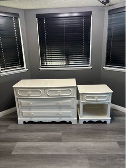 White Drawers Set
