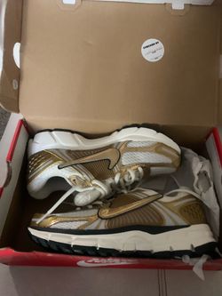 Nike Zoom Vomero 5 Gold White Sneakers