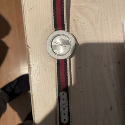  Gucci watch