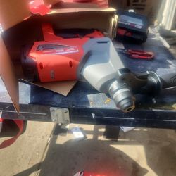 
Milwaukee

M18 FUEL 18V Lithium-Ion Brushless Cordless 1 in. SDS-Plus Rotary Hammer (Tool-Only)

(STORE PRICE $349