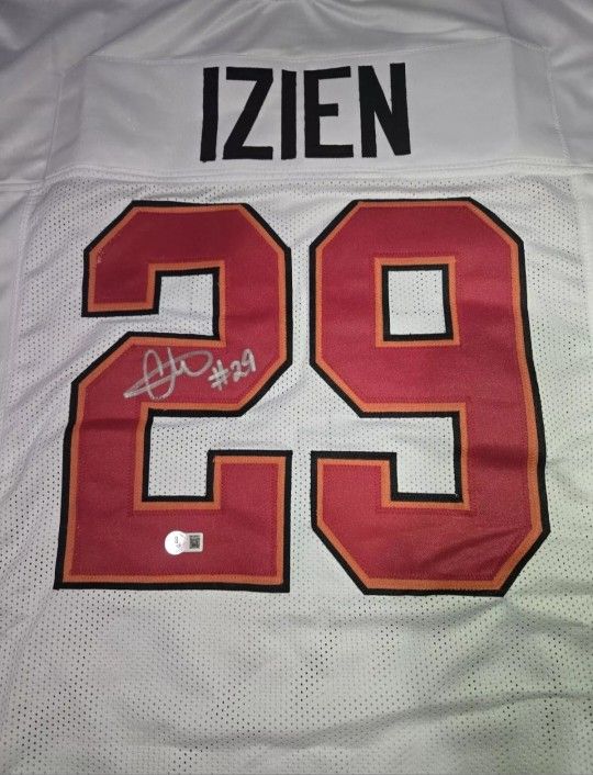 Christian Izien Autographed Tampa Bay Buccaneers Jersey BECKETT WITNESSED AUTO