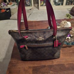 New York Coach Tote Purse 