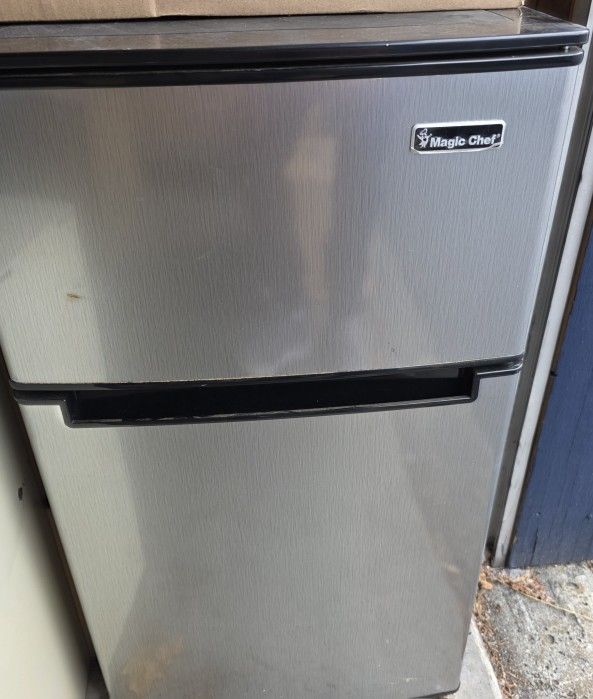 Mini Fridge And Freezer