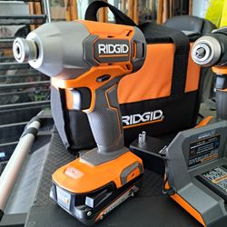 RIDGID

18V Cordless 2-Tool Combo Kit with Drill/Driver, Impact Driver, (2) 2.0 Ah Batteries, and Charger