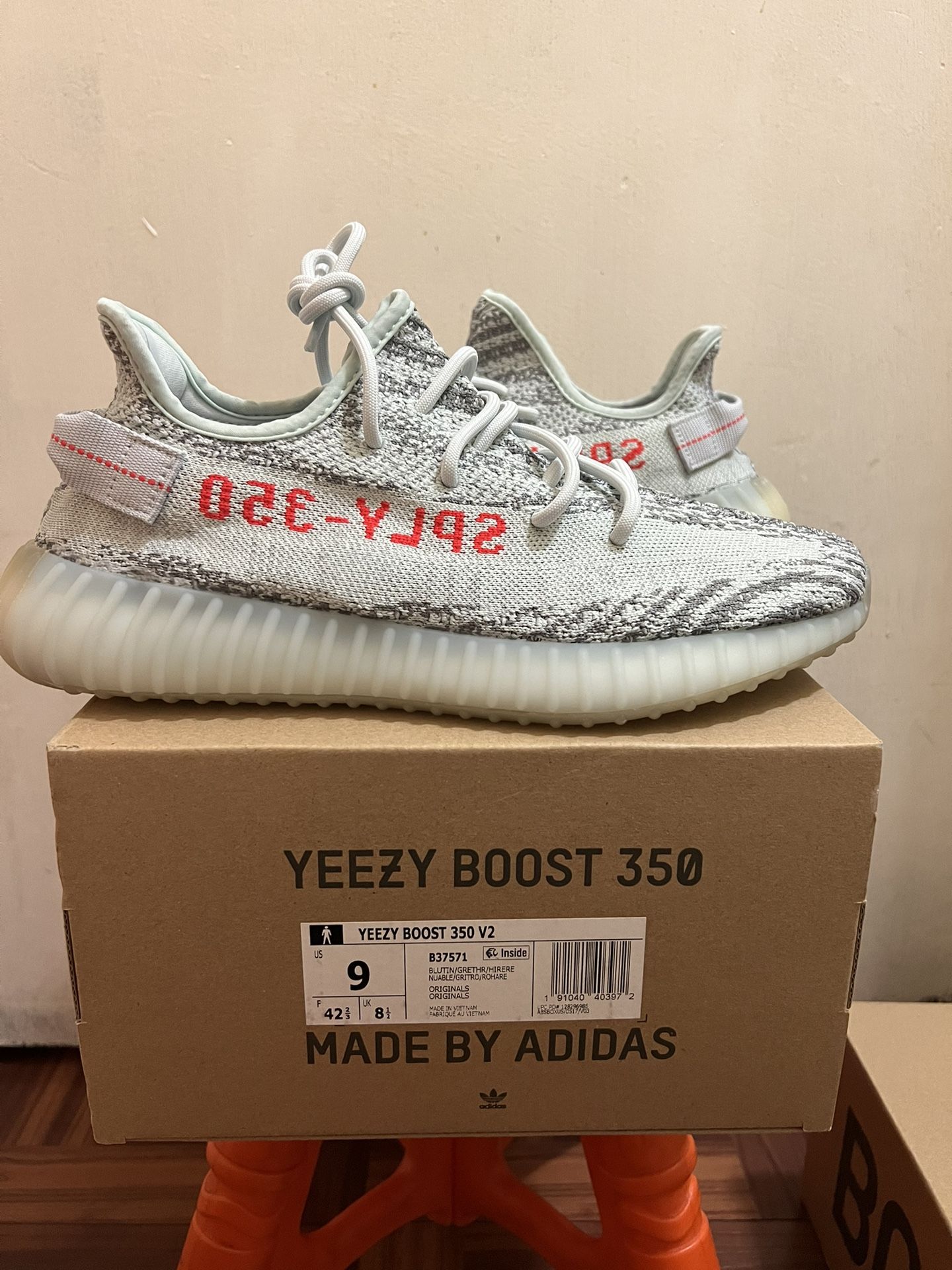 Yeezy blue tint size deals 9