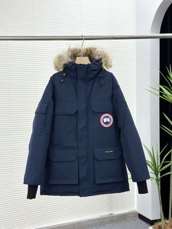 Canada Goose Adventure Pike Down Jacket in navy blue
