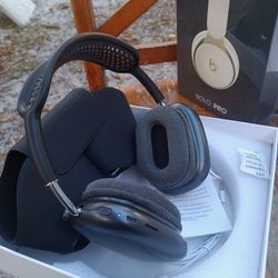 Airpods Max Project Rock and True Wilreless