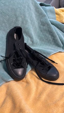 Converse - all black chucks