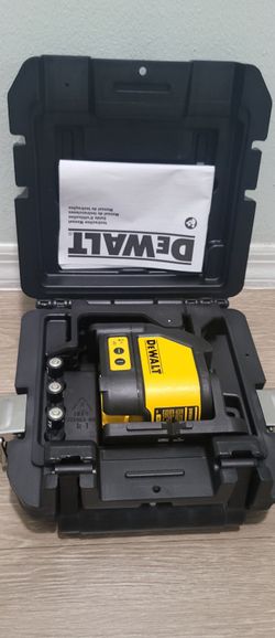 DEWALT DW088 165 FT RED SELF-LEVELING CROSS-LINE LASER WITH (3) BATTERIES AAA & CASE