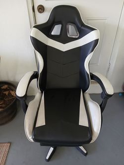 Gaming chair